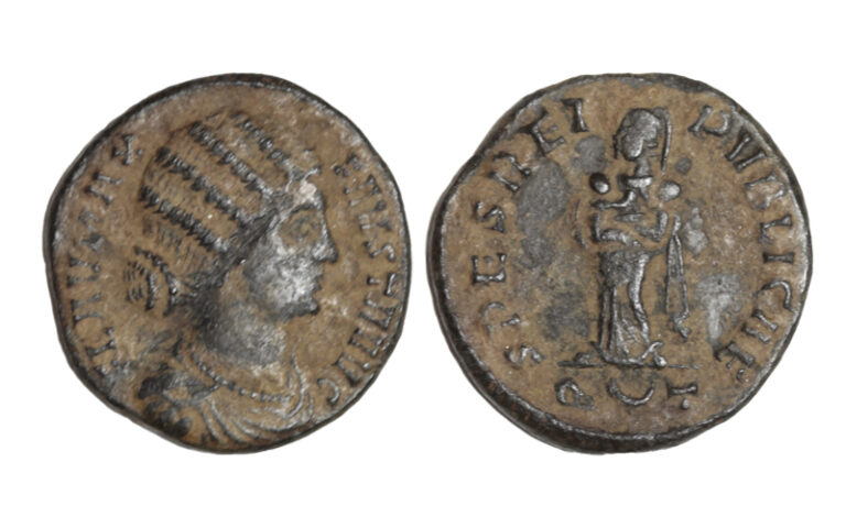 Fausta AE3 326 d.C. Ticitum MBC+/MBC