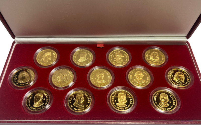 España 13 Arras Reales 1ª Emisión Conmemorativa del V Centenario de la Casa de los Austrias y el III Centenario de la Casa de los Borbones PROOF